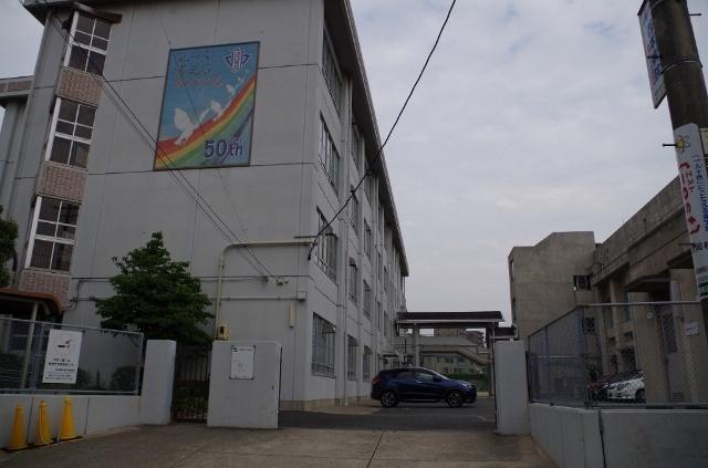 名古屋市立津賀田中学校：1082m