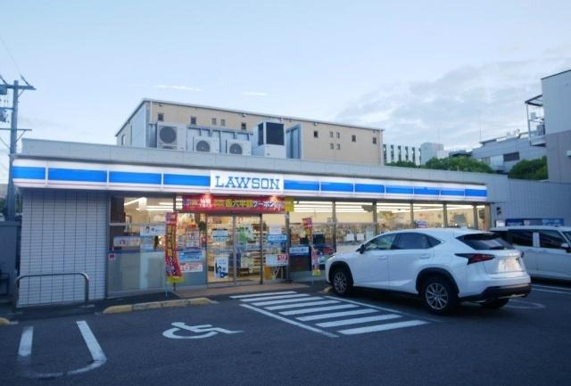 ローソン陽明小学校前店：313m