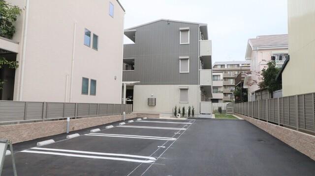 コンフォール吹上（303） 駐車場