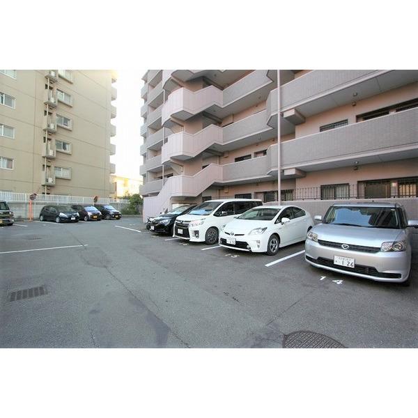 グリーンハイツ千種 駐車場