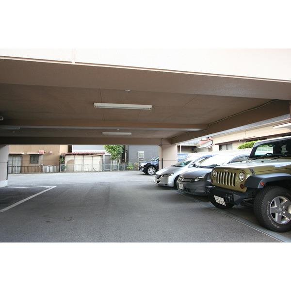 アストラル八事東 駐車場