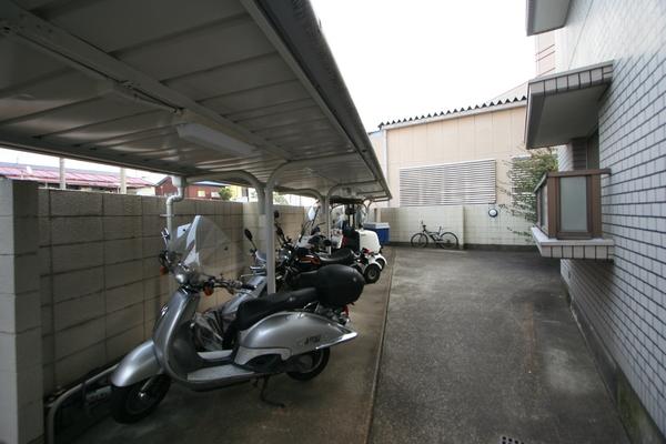 宝マンション星崎 駐車場