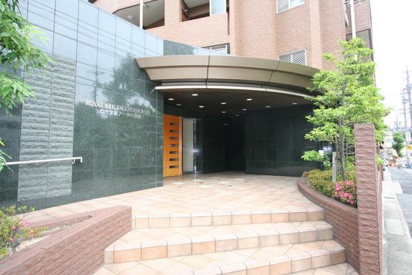 ロイヤルアーク八事東 エントランス