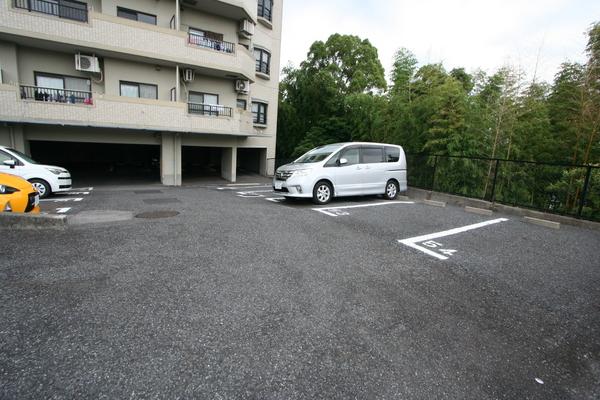 豊田アイリス 駐車場