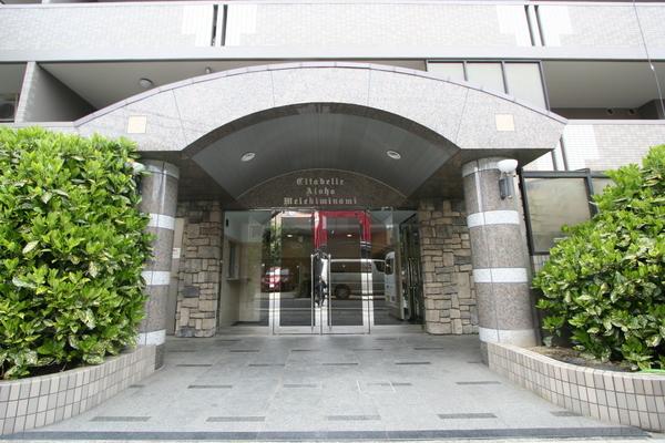 シャトレ愛松名駅南 エントランス