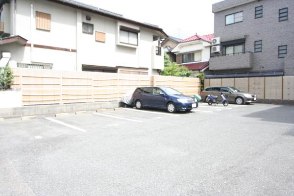 レインボー天塚 駐車場