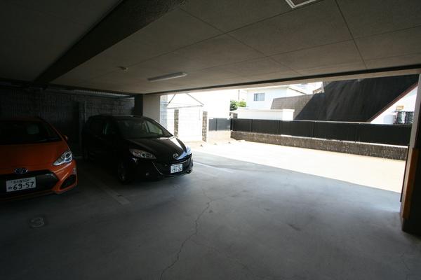 セントラルハイツ桜山 駐車場