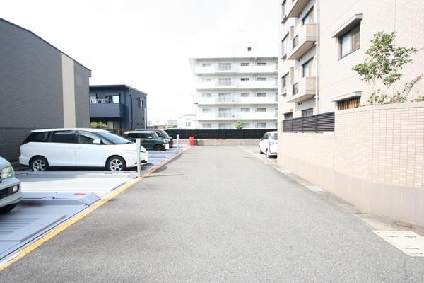 藤和シティホームズ高畑 駐車場