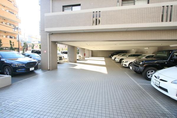 ロータリー春岡 駐車場