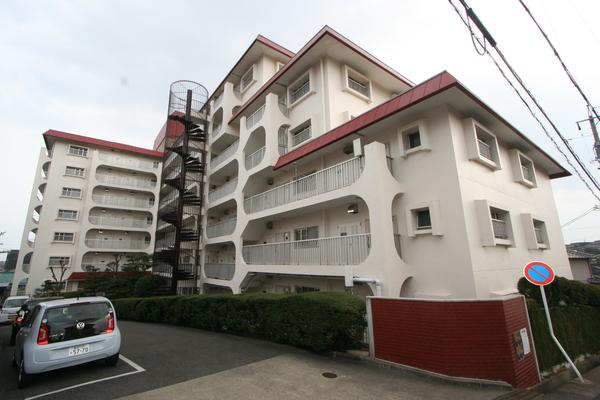 日商岩井鳴海ハイツ 外観