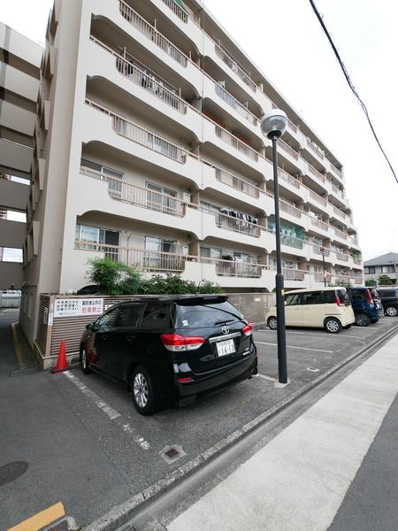 戸部グランドハイツA棟 駐車場