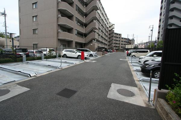 ポレスター有松パークヒルズ 駐車場