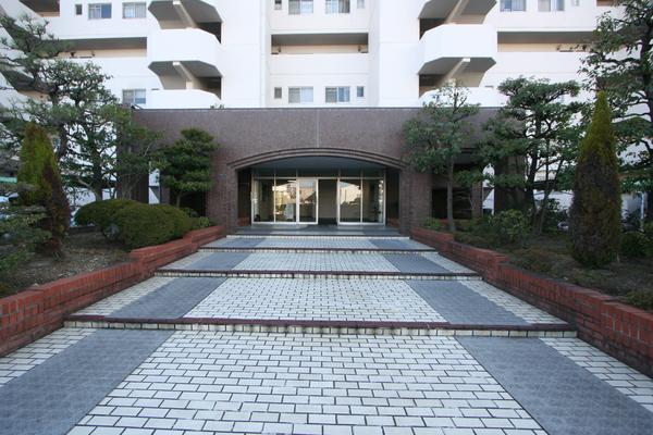 堀田サンハイツA棟 エントランス