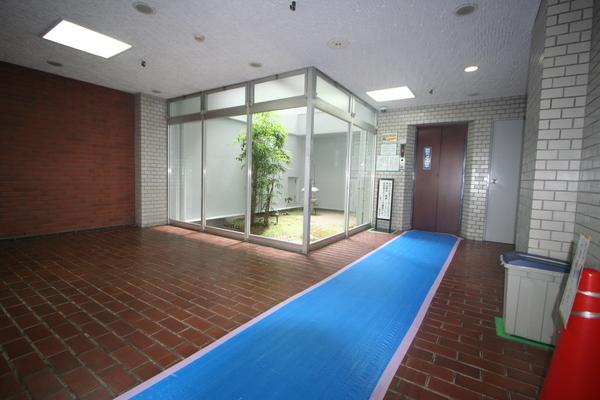 八事サンハイツ エントランス