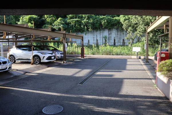 ユーハウス八事東 駐車場