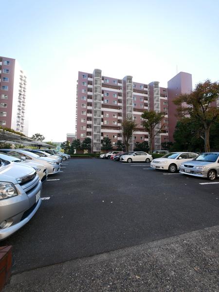 矢田川パークハウスB棟 駐車場