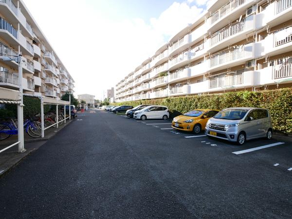 パストラルハイム明徳五番館 駐車場