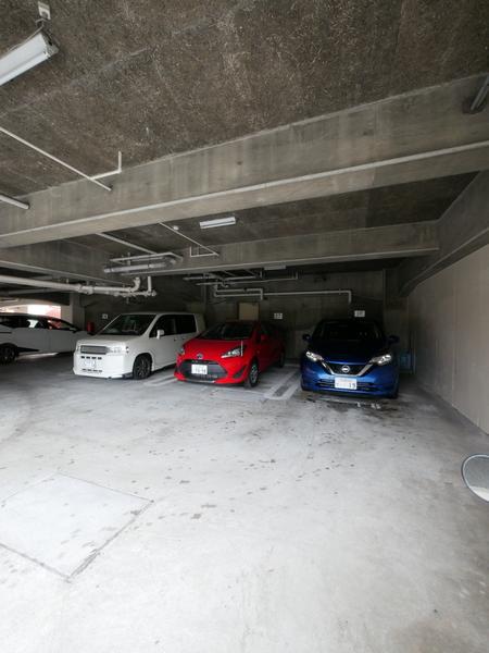 荘苑南田代 駐車場