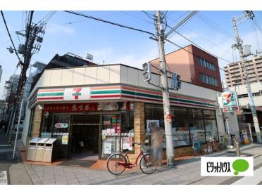 セブンイレブン大阪筆ケ崎町店：104m