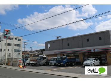 セブンイレブン大阪桃谷5丁目店：475m