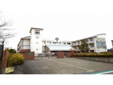 下郡小学校：120m