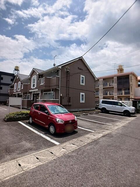 ヴェルソー（101） 駐車場