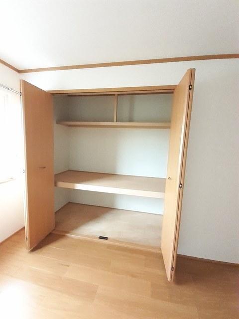 ソレイユＢ（102） 収納