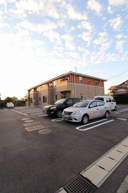 ルミナス坂ノ市　Ⅰ（101） 駐車場