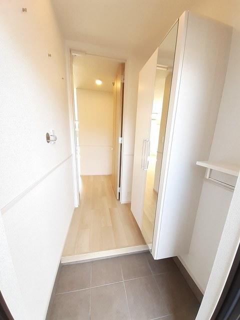 セレーノ　三川（101） 玄関