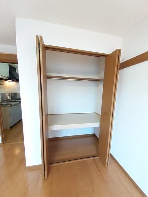 パ−クサイド素川（201） 収納