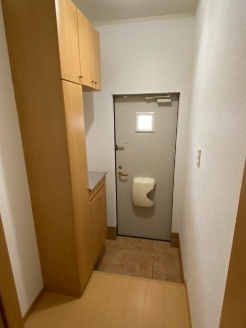ビサイドアヴェニュ−Ｂ（103） 玄関