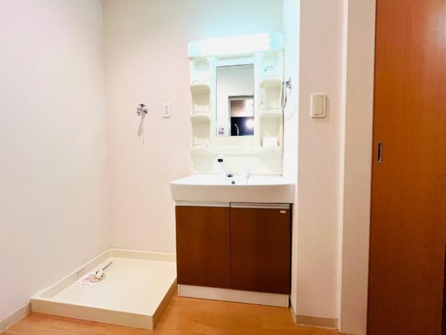 ユニヴァリィ　イノバル 部屋画像