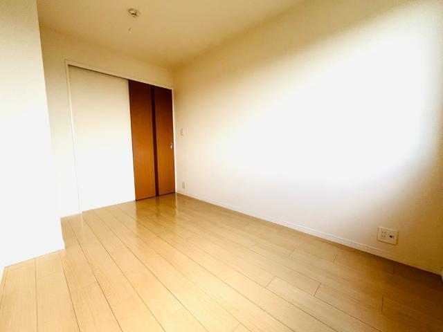 ユニヴァリィ　イノバル 部屋画像