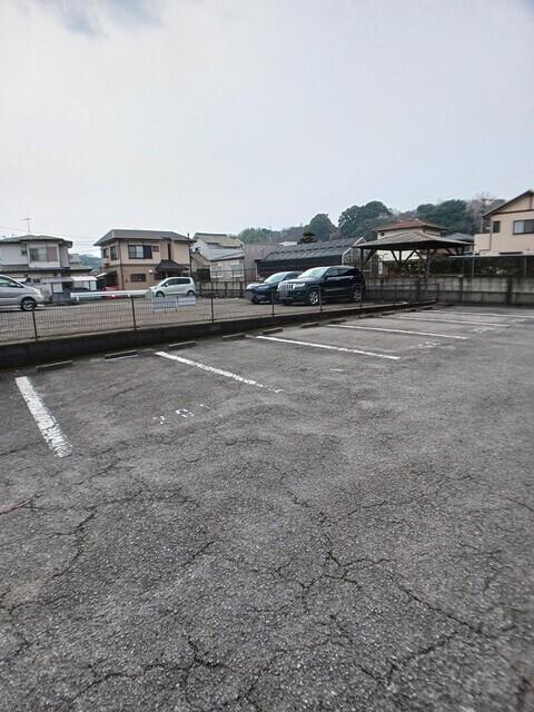 ドミールＫ（202） 駐車場