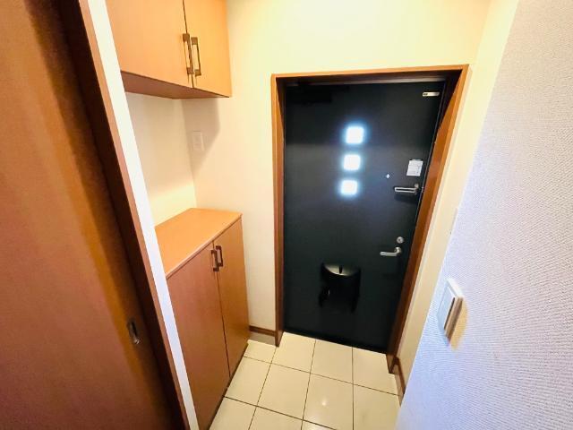 ロココモダン 玄関