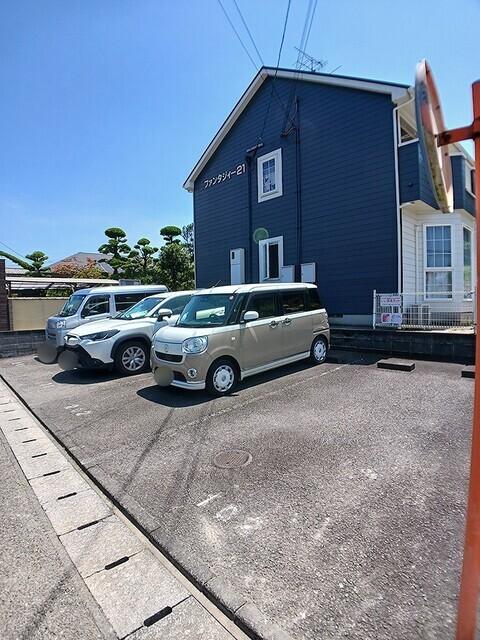 ファンタジー２１（201） 駐車場