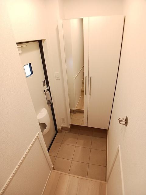 ヴィラ　エスポワール（304） 玄関