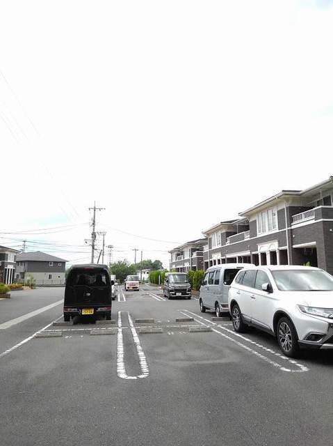 志村横丁Ⅴ（202） 駐車場
