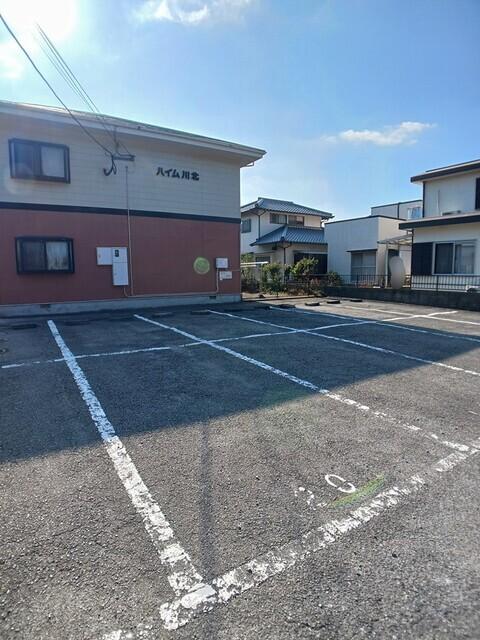 ハイム川北（202） 駐車場