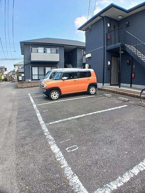 カーサコシネルＡ（202） 駐車場