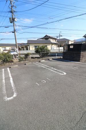 それいゆⅢ（202） 駐車場