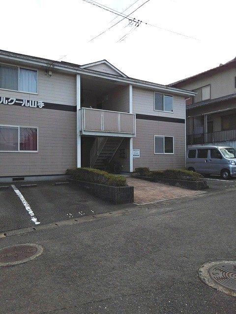 ベルクール山手（202） 駐車場