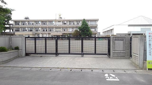 日岡小学校：650m