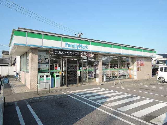 ファミリーマート：230m