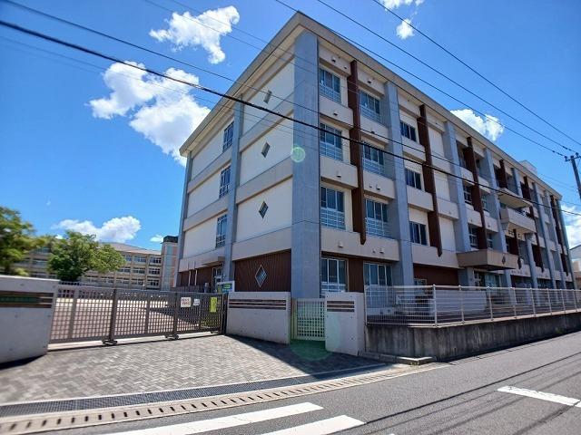 鶴崎小学校：280m