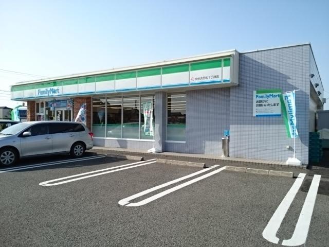 ファミリーマート：400m