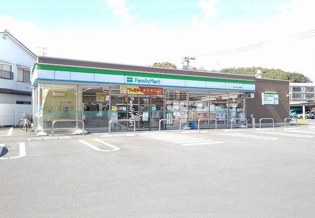 ファミリーマート：110m