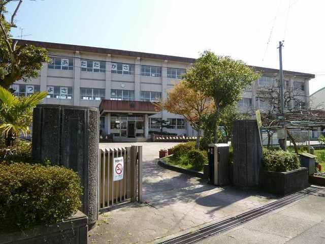 丹生小学校：1100m