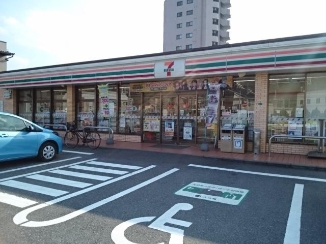 セブンイレブン：550m