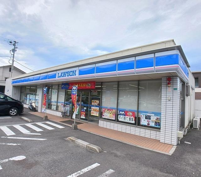 ローソン　仲西町１丁目店：850m